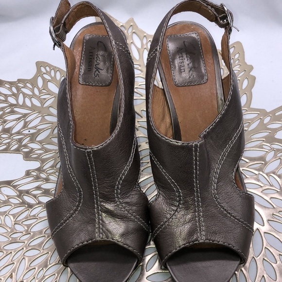 Clarks Artisan Leather Metallic Comfort Heeled Sandals Size 7 - Picture 3 of 10